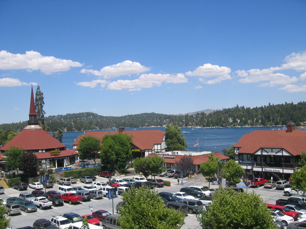 Mountain village in Lake Arrowhead, California surrounded by tall trees